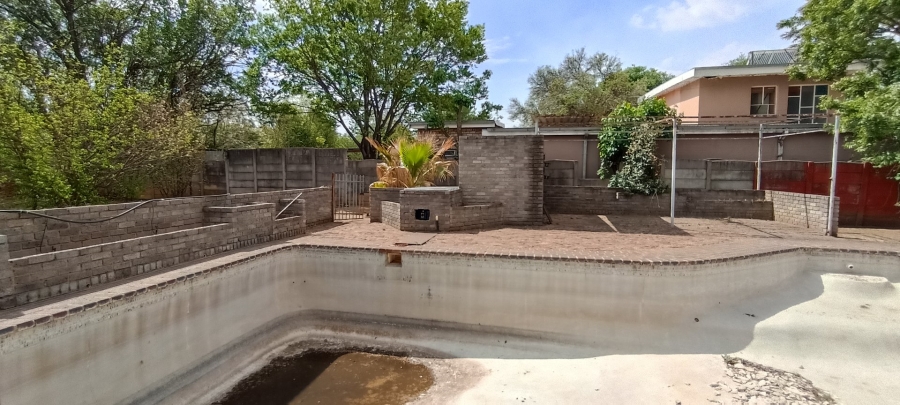 5 Bedroom Property for Sale in Potchefstroom South North West